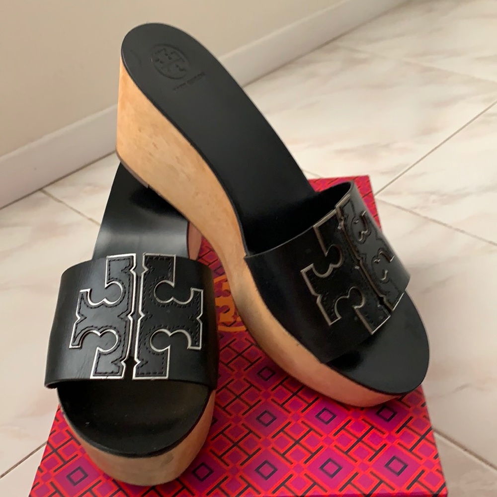 🌟Tory Burch Ines Wedges🌟